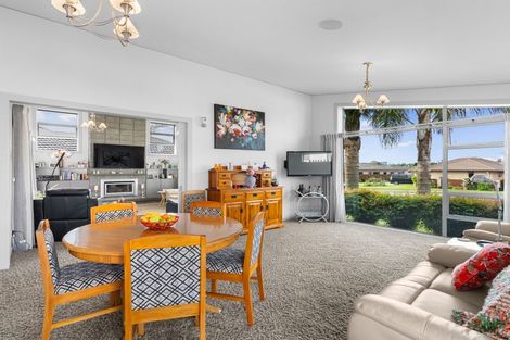 Photo of property in 8 Ruru Place, Levin, 5510