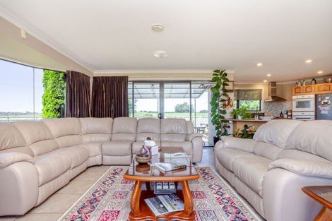 Photo of property in 152 Aerodrome Road, Dannevirke, 4972