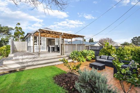 Photo of property in 2/42 Island Road, Beach Haven, Auckland, 0626