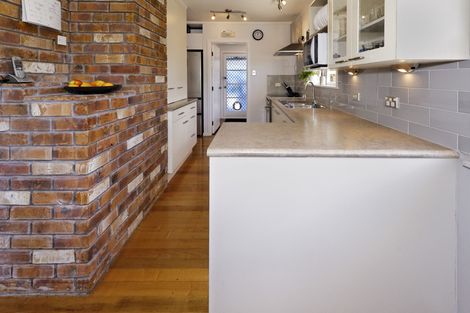 Photo of property in 45 Stottholm Road, Titirangi, Auckland, 0604