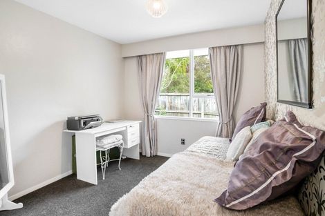 Photo of property in 27 Jenkins Avenue, Redwood, Christchurch, 8051