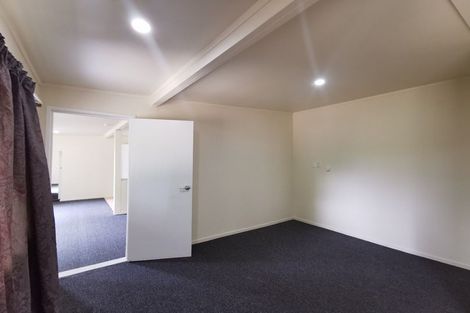Photo of property in 6 Moontide Road, Kumeu, 0892