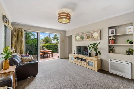 Photo of property in 35 Aorangi Road, Bryndwr, Christchurch, 8053