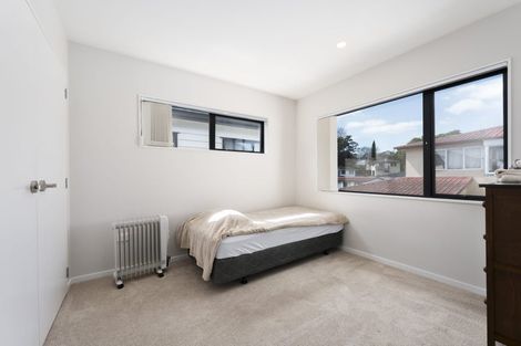 Photo of property in 54c Chilcott Road, Henderson, Auckland, 0612
