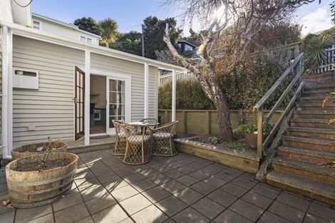 Photo of property in 15 Oku Street, Island Bay, Wellington, 6023