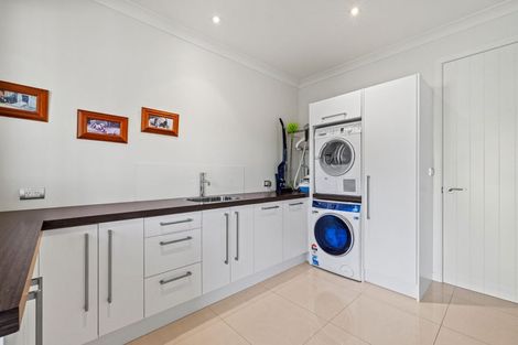 Photo of property in 37 Oakgrove Drive, Rangiora, 7400