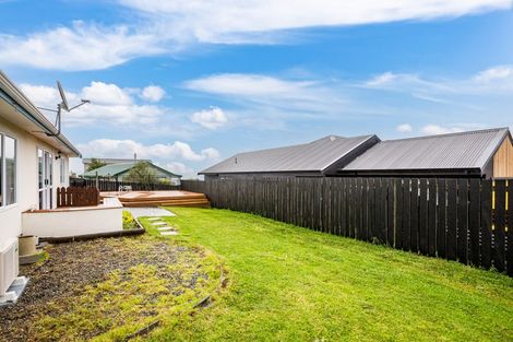 Photo of property in 2 Coventry Close, Ascot Park, Porirua, 5024