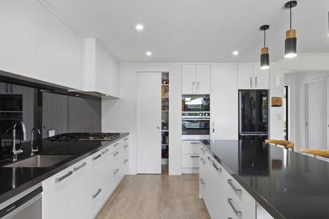 Photo of property in 39 Kendallvale Drive, Waiuku, 2123