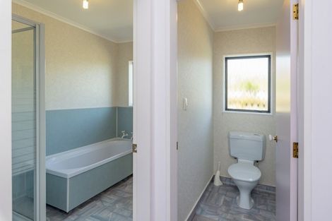 Photo of property in 22 Easton Way, Levin, 5510