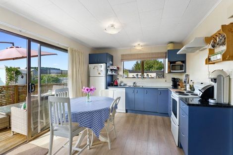 Photo of property in 15 Colenso Place, Otaki Beach, Otaki, 5512