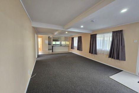 Photo of property in 241 Great North Road, Henderson, Auckland, 0612