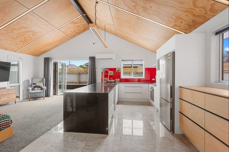 Photo of property in 571 Queen Street East, Levin, 5510