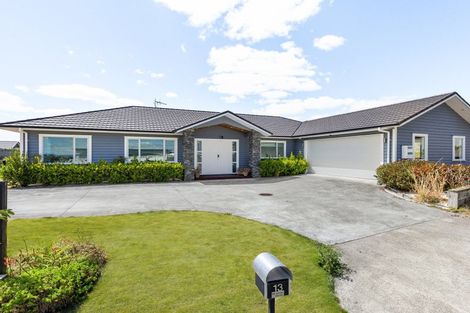 Photo of property in 13 Dulverton Rise, Flagstaff, Hamilton, 3210