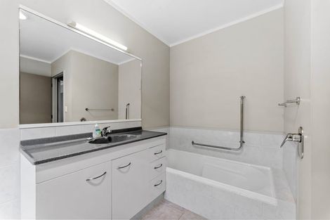 Photo of property in 1/52 Donald Street, Stanmore Bay, Whangaparaoa, 0932