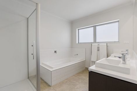 Photo of property in 47 Beachwood Drive, Hatfields Beach, Orewa, 0931