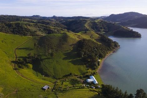 Photo of property in 59 Waimangu Road, Waiheke Island, 1971