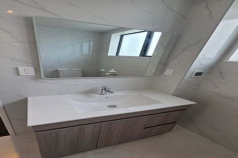 Photo of property in 421b Bucklands Beach Road, Bucklands Beach, Auckland, 2012