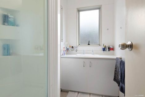 Photo of property in 2/36 Elizabeth Drive, West Harbour, Auckland, 0618