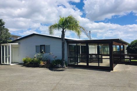 Photo of property in 54 Pinetone Road, Kumeu, 0892