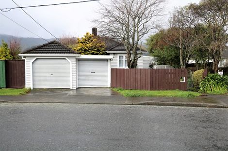 Photo of property in 5 Mcgowan Road, Wainuiomata, Lower Hutt, 5014