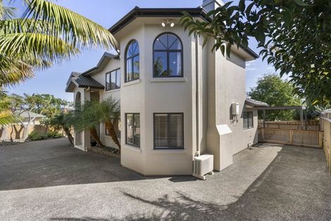 Photo of property in 30 Scarlet Oak Drive, Schnapper Rock, Auckland, 0632