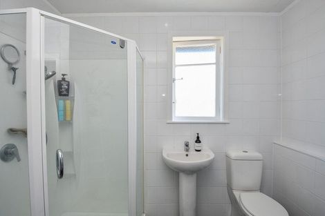 Photo of property in 10 Fairbrother Street, Carterton, 5713