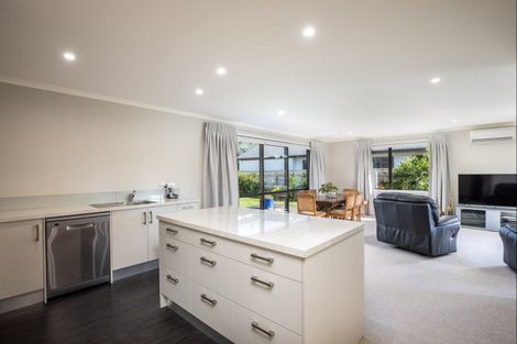 Photo of property in 38 Fernbrook Drive, Hurworth, New Plymouth, 4310