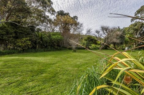 Photo of property in 55 Kakariki Grove, Waikanae, 5036