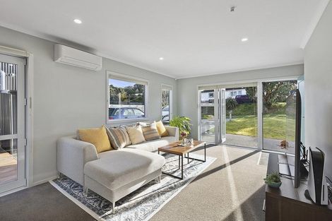 Photo of property in 2/1 Murphy Place, Titahi Bay, Porirua, 5022