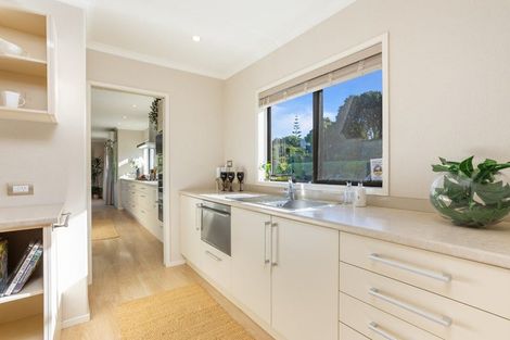 Photo of property in 114 Vaughans Road, Long Bay, Albany, 0792