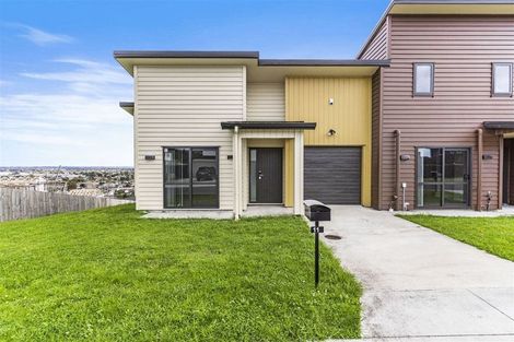 Photo of property in 11 Kirikiri Drive, Papakura, 2110
