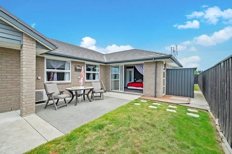 Photo of property in 21 Shillingford Boulevard, Rolleston, 7615