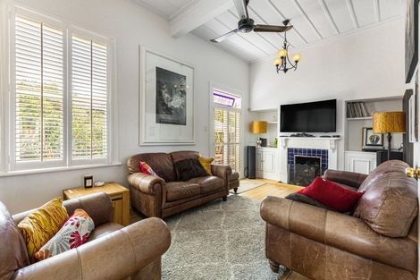 Photo of property in 2/10 Mozeley Avenue, Devonport, Auckland, 0624