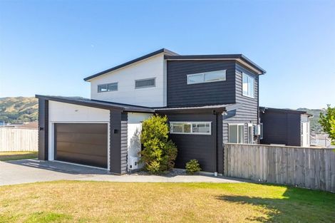 Photo of property in 78 Queen Charlotte Drive, Aotea, Porirua, 5024