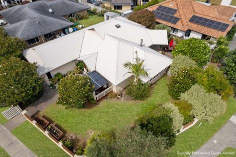 Photo of property in 2 Gibson Place, Papamoa Beach, Papamoa, 3118