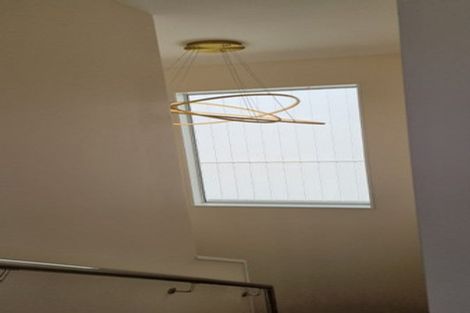 Photo of property in 1c Taupiko Place, Green Bay, Auckland, 0604