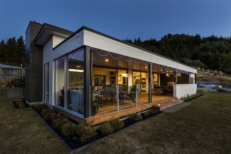 Photo of property in 2 Fantail Heights, Picton, 7220