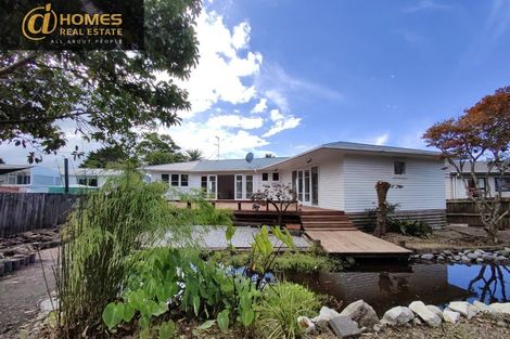 Photo of property in 35 Schnapper Rock Road, Greenhithe, Auckland, 0632