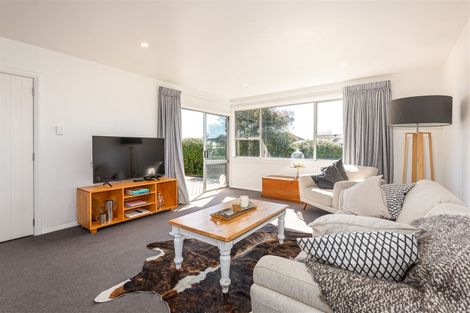 Photo of property in 68 Winters Road, Redwood, Christchurch, 8051