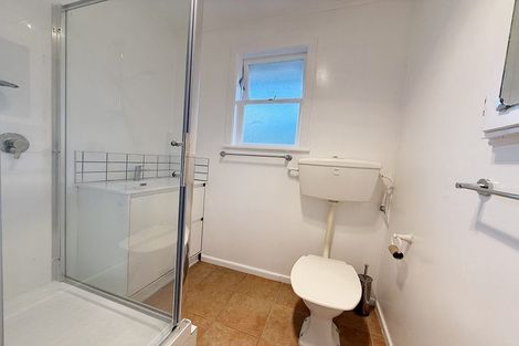 Photo of property in 1/6 Edgewater Drive, Pakuranga, Auckland, 2010