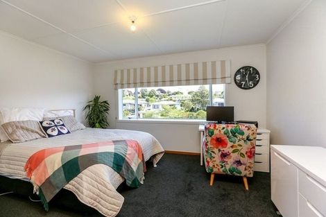 Photo of property in 31 Awanui Street, Merrilands, New Plymouth, 4312