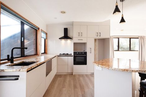 Photo of property in 16a Parklands Drive, Karori, Wellington, 6012