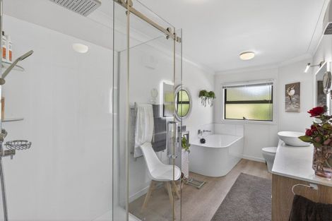 Photo of property in 25 Hanawera Ridge Road, Manakau, Otaki, 5583