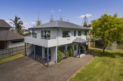Photo of property in 8 Centennial Drive, Whitianga, 3510