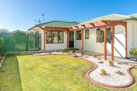 Photo of property in 14 Catalina Drive, Melville, Hamilton, 3206