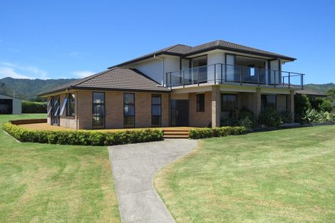 Photo of property in 15 Koromiko Drive, Coromandel, 3506