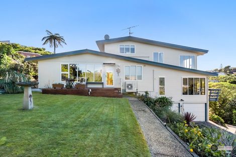 Photo of property in 65 Normandale Road, Normandale, Lower Hutt, 5010