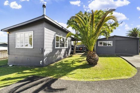 Photo of property in 2/103 Vipond Road, Stanmore Bay, Whangaparaoa, 0932