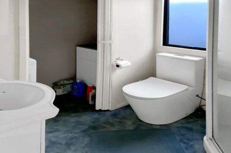 Photo of property in 2 Waireka Road, Omata, New Plymouth, 4374