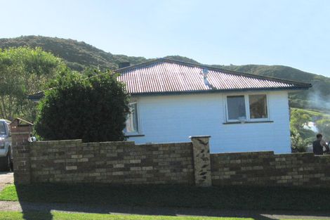 Photo of property in 44 Takapuwahia Drive, Takapuwahia, Porirua, 5022